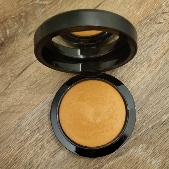 Mac Skinfinish Natural Powder Dark Tan - Picture 5 of 11